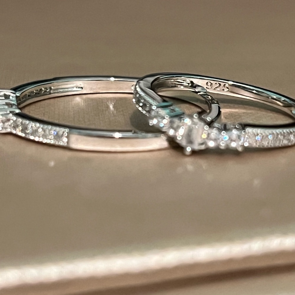 Emerald cut bound ring